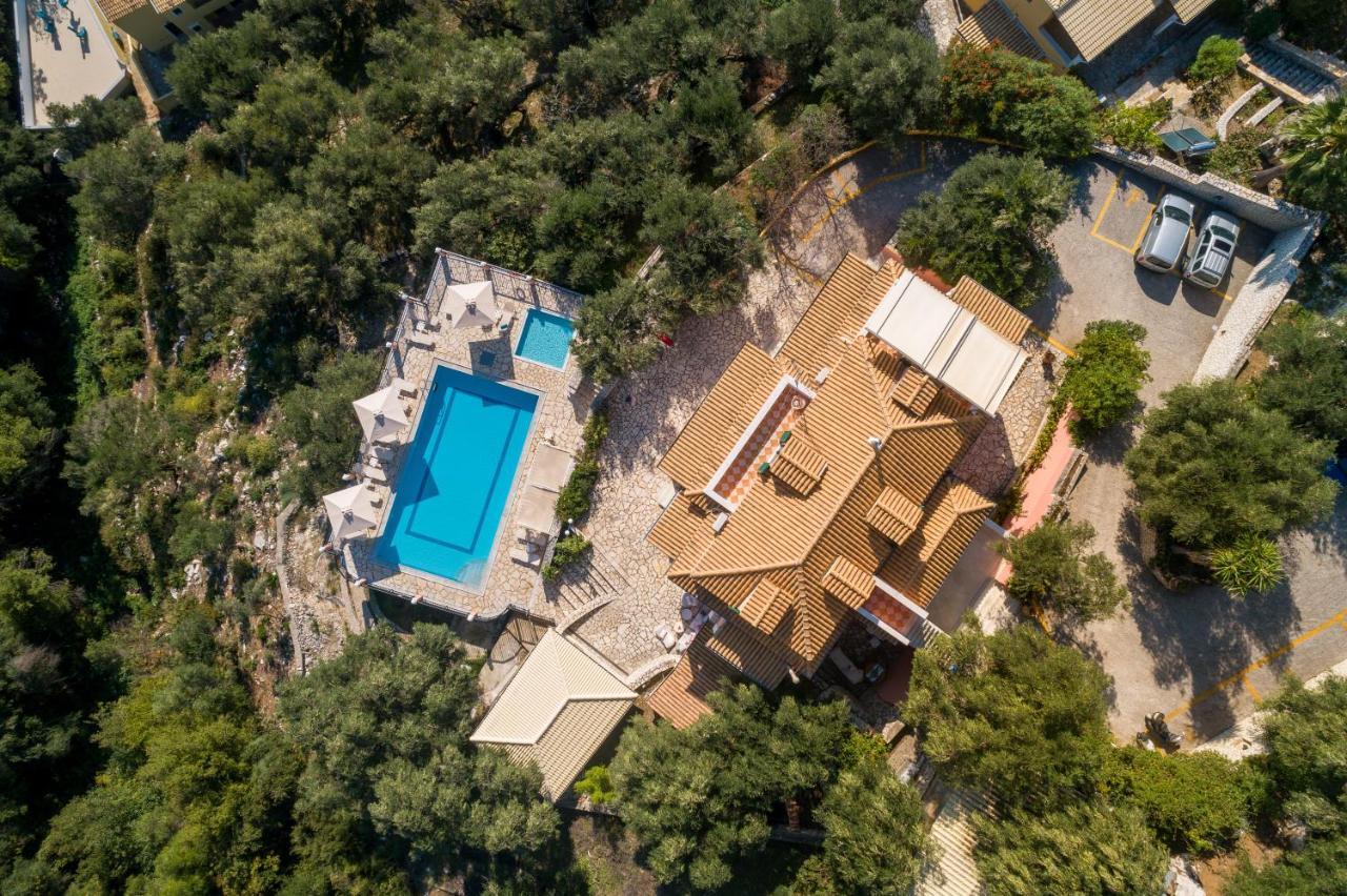 Nestoras Aparthotel