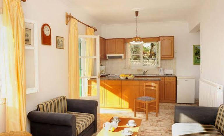 Aparthotel Nestoras Nisaki (Corfu)